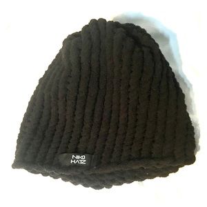 Black Niko Hat